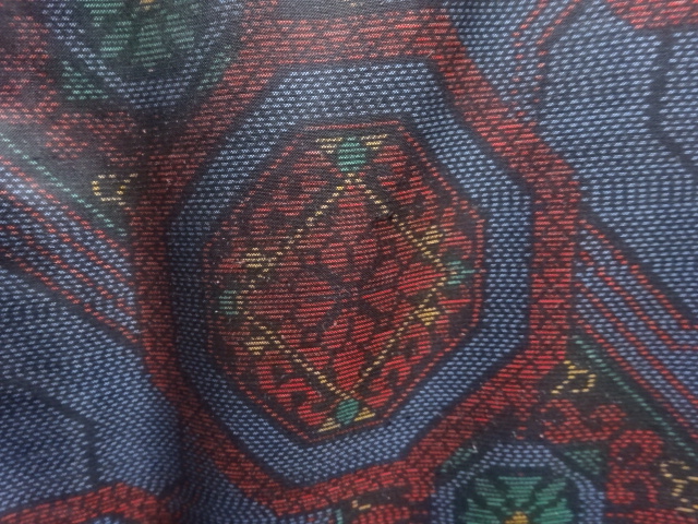  未使用品　華紋織り出し本場泥大島紬着物